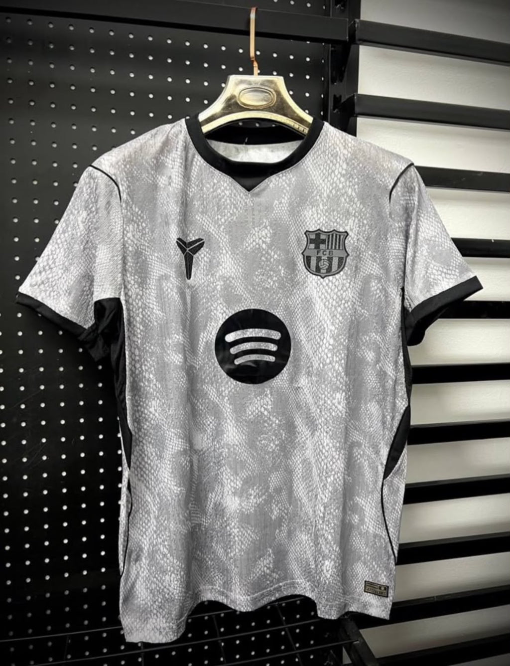 FC Barcelona Goalkeeper Kit - Fan Version - 2026/2027