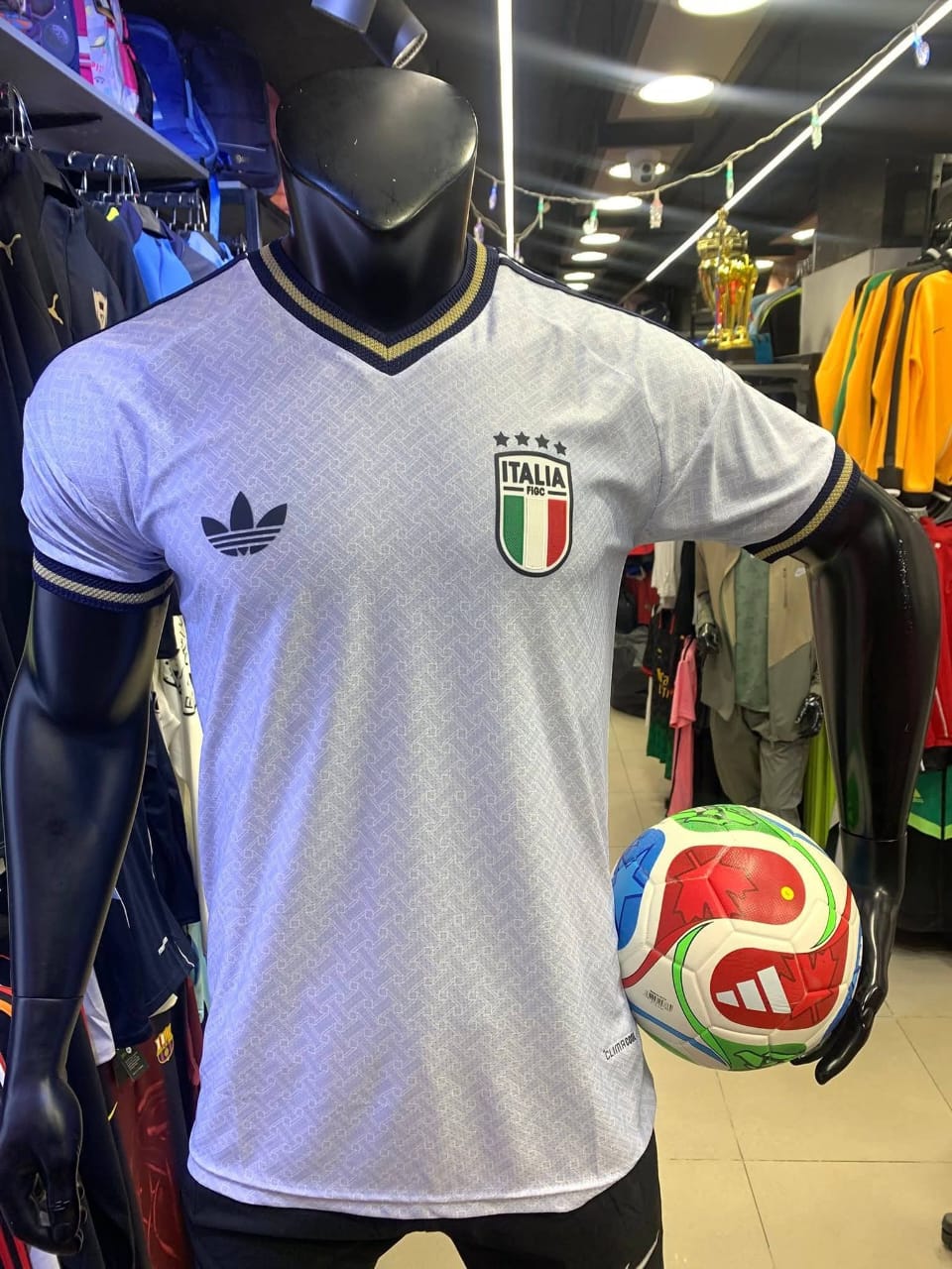تيشيرت مانشستر سيتي الأسود
